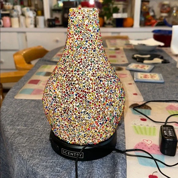INSPIRIT SCENTSY ESSENTIAL OIL DIFFUSER SHADE & BASE MULTICOLOR GLASS BEADS EUC - Picture 2 of 8